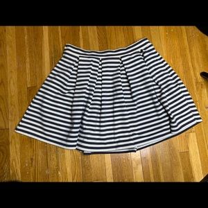 American Eagle -Pleated Skirt